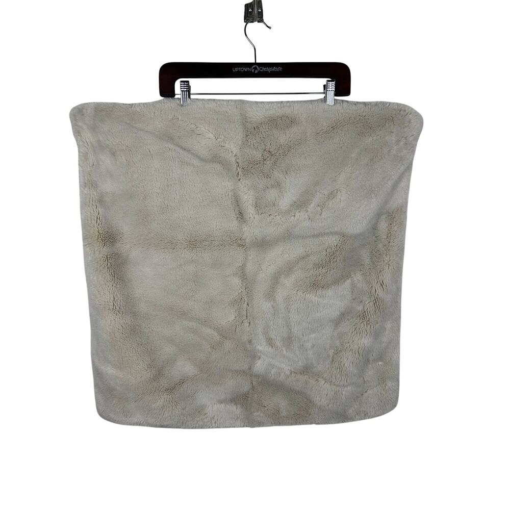 Pottery Barn Faux Fur Ruched Pillow Cover Ivory Cream 26x26 excellent condition